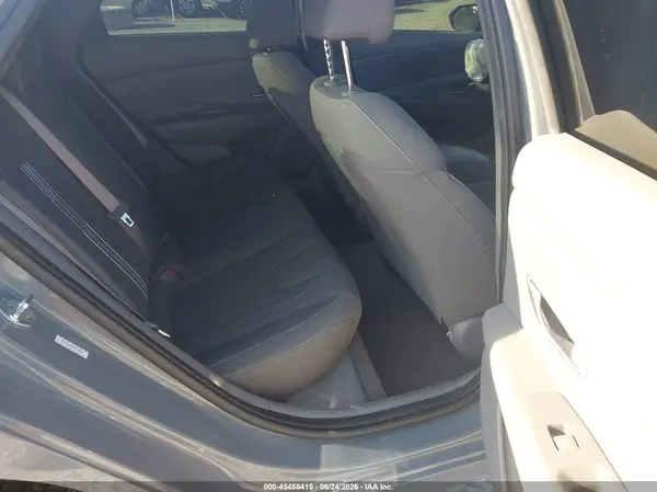 KMHLM4AG3NU322082 2022 HYUNDAI ELANTRA - Image 8