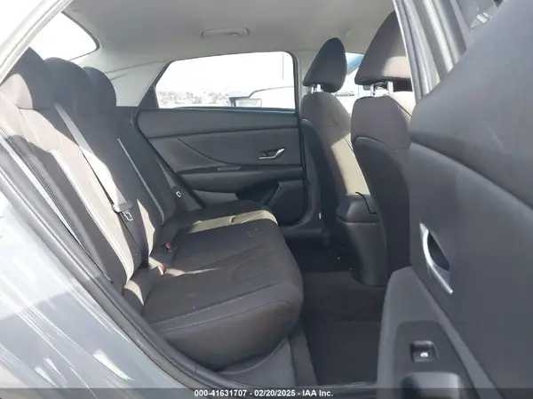 KMHLM4AG3NU328691 2022 HYUNDAI ELANTRA - Image 8