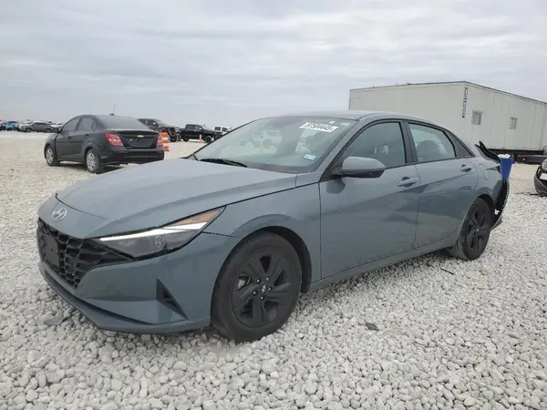 KMHLM4AG3NU330697 2022 HYUNDAI ELANTRA - Image 1