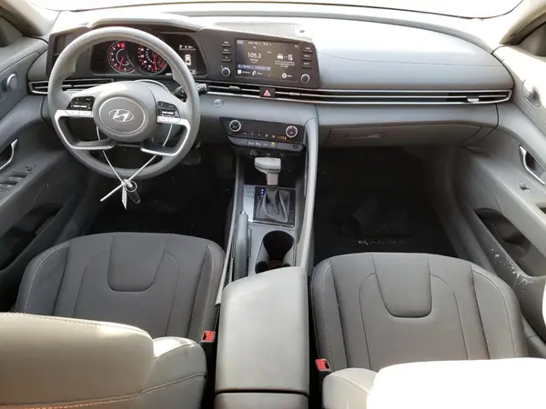 KMHLM4AG3NU330750 2022 HYUNDAI ELANTRA - Image 8