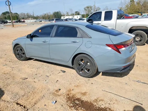KMHLM4AG3NU332143 2022 HYUNDAI ELANTRA - Image 2