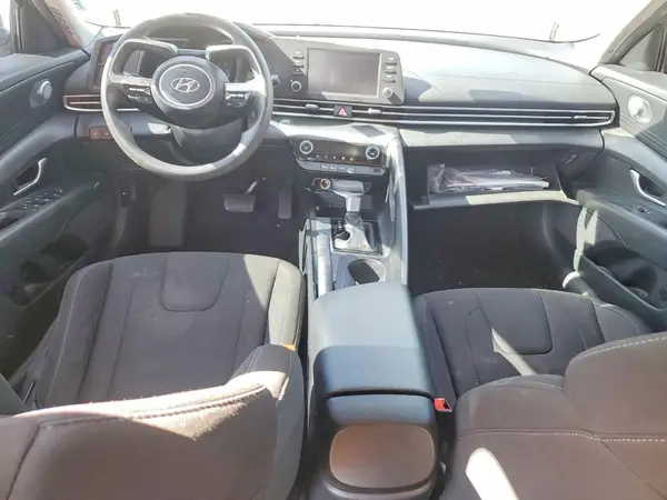 KMHLM4AG3NU332143 2022 HYUNDAI ELANTRA - Image 8