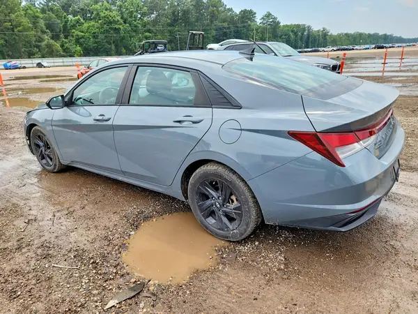 KMHLM4AG3NU332837 2022 HYUNDAI ELANTRA - Image 2