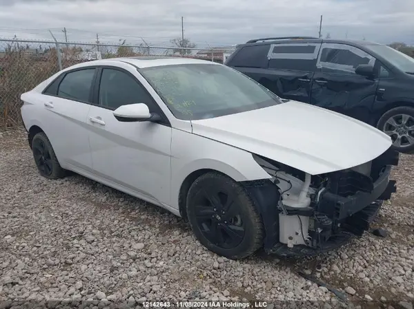 KMHLM4AG3NU335219 2022 HYUNDAI ELANTRA - Image 1