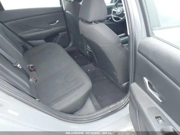 KMHLM4AG3NU335480 2022 HYUNDAI ELANTRA - Image 8