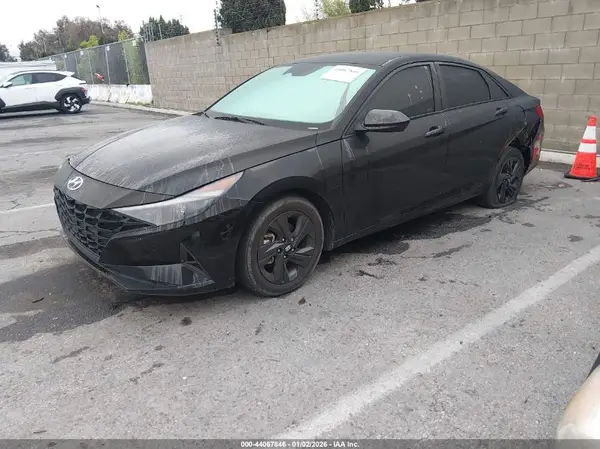 KMHLM4AG3NU337066 2022 HYUNDAI ELANTRA - Image 2