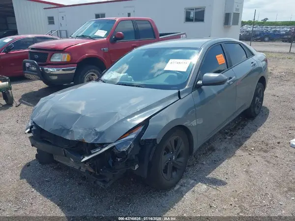 KMHLM4AG3NU338346 2022 HYUNDAI ELANTRA - Image 2