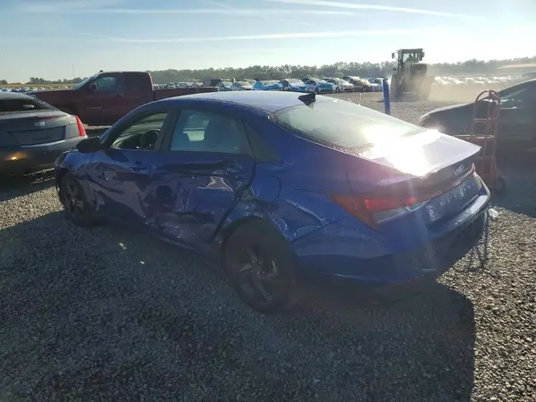 KMHLM4AG3NU339075 2022 HYUNDAI ELANTRA - Image 2