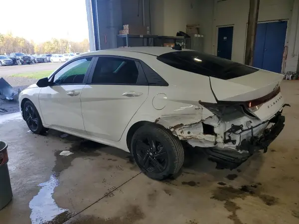 KMHLM4AG3NU340548 2022 HYUNDAI ELANTRA - Image 2