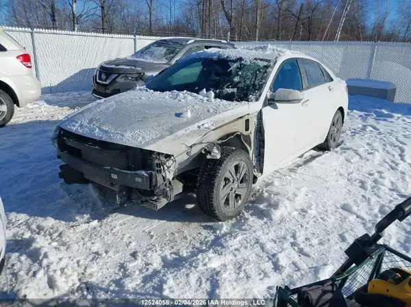 KMHLM4AG3NU348570 2022 HYUNDAI ELANTRA - Image 2