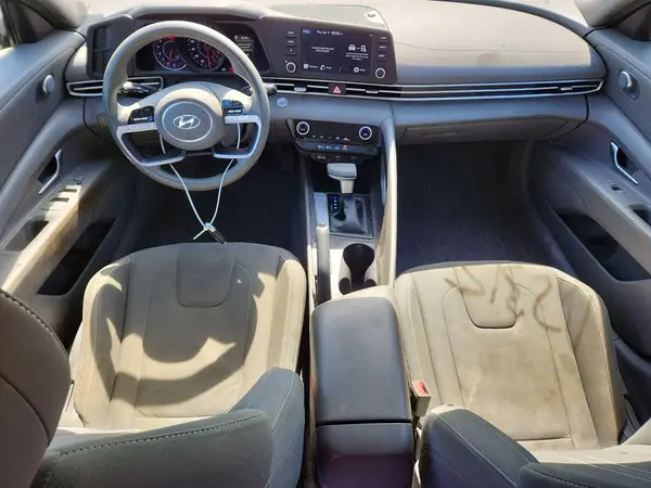 KMHLM4AG3NU353400 2022 HYUNDAI ELANTRA - Image 8