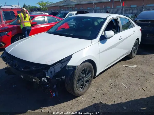 KMHLM4AG3NU354952 2022 HYUNDAI ELANTRA - Image 2