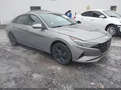 KMHLM4AG3NU360329 2022 HYUNDAI ELANTRA