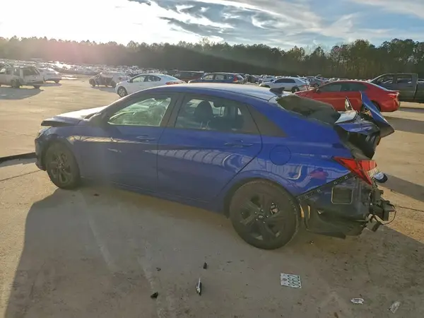 KMHLM4AG3NU361349 2022 HYUNDAI ELANTRA - Image 2