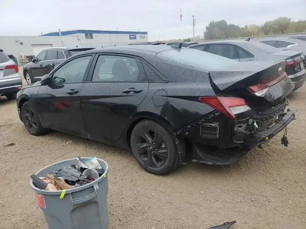 KMHLM4AG3NU363330 2022 HYUNDAI ELANTRA - Image 2