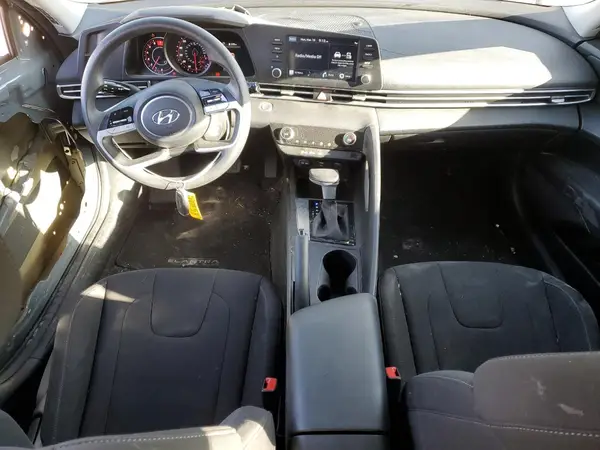 KMHLM4AG3NU363683 2022 HYUNDAI ELANTRA - Image 8