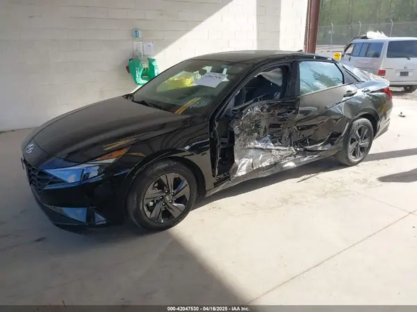 KMHLM4AG3PU371236 2023 HYUNDAI ELANTRA - Image 2