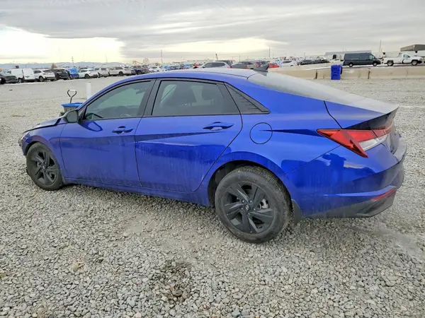 KMHLM4AG3PU371821 2023 HYUNDAI ELANTRA - Image 2