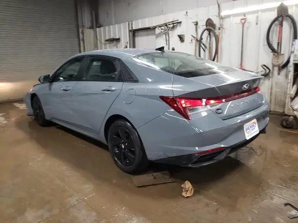 KMHLM4AG3PU371897 2023 HYUNDAI ELANTRA - Image 2