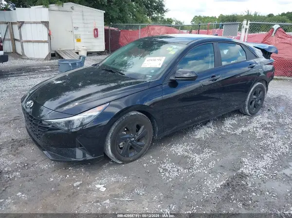 KMHLM4AG3PU373889 2023 HYUNDAI ELANTRA - Image 2