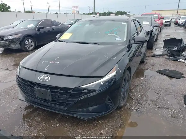 KMHLM4AG3PU375352 2023 HYUNDAI ELANTRA - Image 2