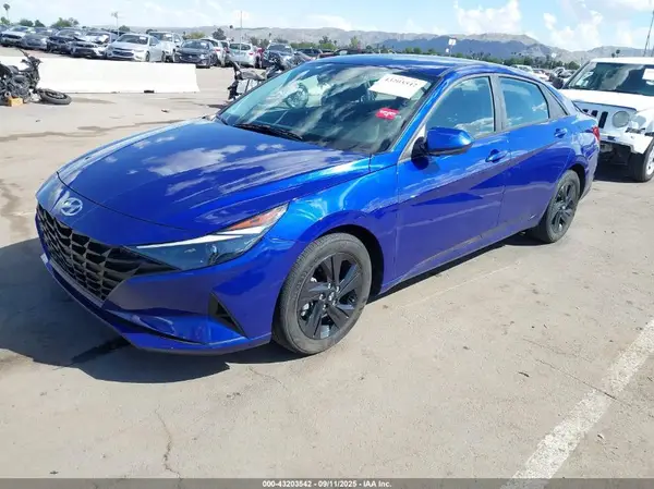 KMHLM4AG3PU376890 2023 HYUNDAI ELANTRA - Image 2