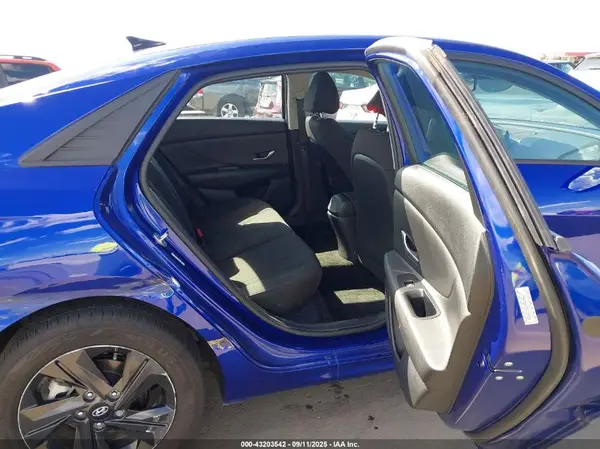 KMHLM4AG3PU376890 2023 HYUNDAI ELANTRA - Image 8