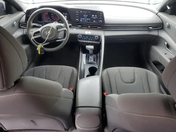 KMHLM4AG3PU387565 2023 HYUNDAI ELANTRA - Image 8