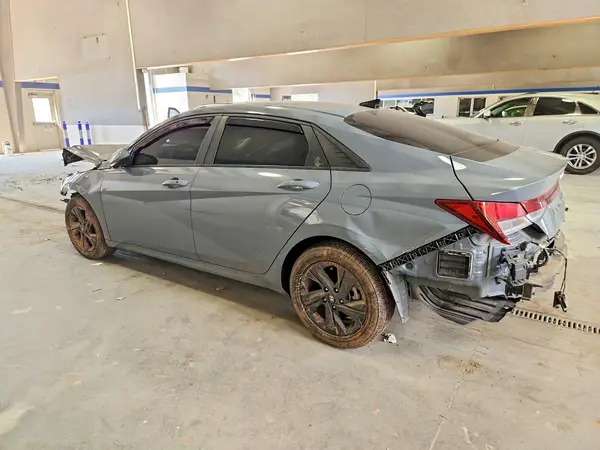 KMHLM4AG3PU409984 2023 HYUNDAI ELANTRA - Image 2