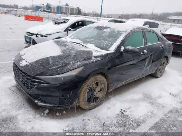 KMHLM4AG3PU414943 2023 HYUNDAI ELANTRA - Image 2