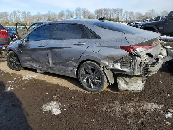 KMHLM4AG3PU427286 2023 HYUNDAI ELANTRA - Image 2