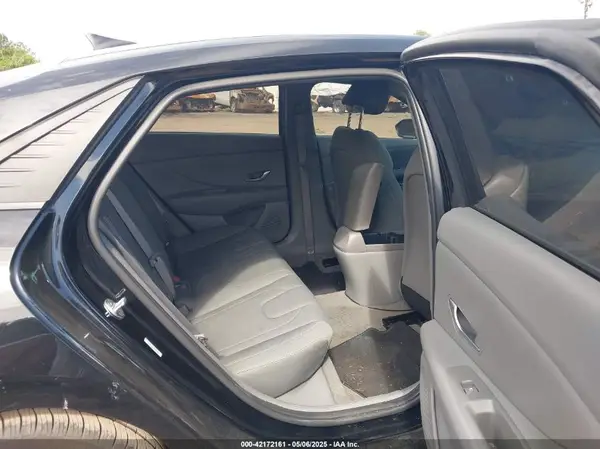 KMHLM4AG3PU428244 2023 HYUNDAI ELANTRA - Image 8