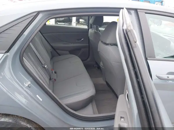 KMHLM4AG3PU431533 2023 HYUNDAI ELANTRA - Image 8