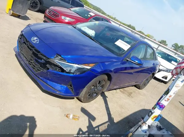 KMHLM4AG3PU437607 2023 HYUNDAI ELANTRA - Image 2