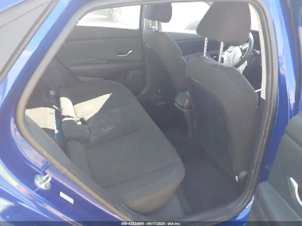 KMHLM4AG3PU437607 2023 HYUNDAI ELANTRA - Image 8