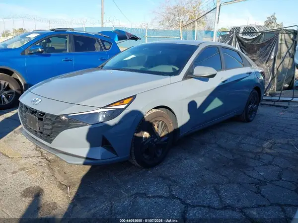 KMHLM4AG3PU438997 2023 HYUNDAI ELANTRA - Image 2