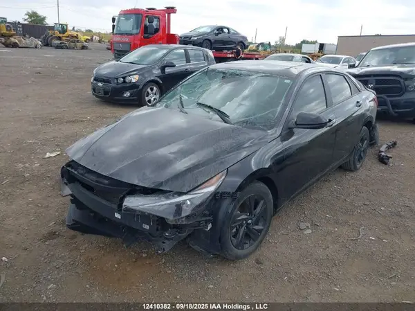 KMHLM4AG3PU447246 2023 HYUNDAI ELANTRA - Image 2