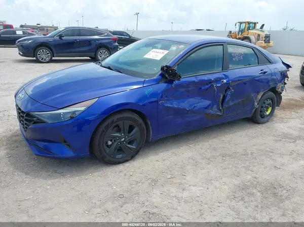 KMHLM4AG3PU449319 2023 HYUNDAI ELANTRA - Image 2