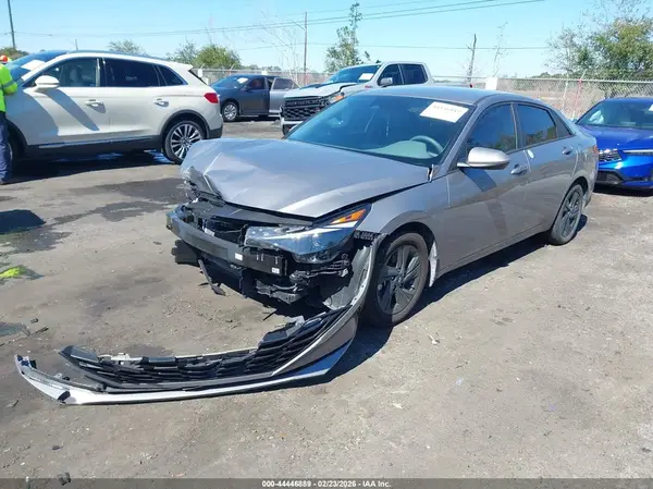 KMHLM4AG3PU451183 2023 HYUNDAI ELANTRA - Image 2