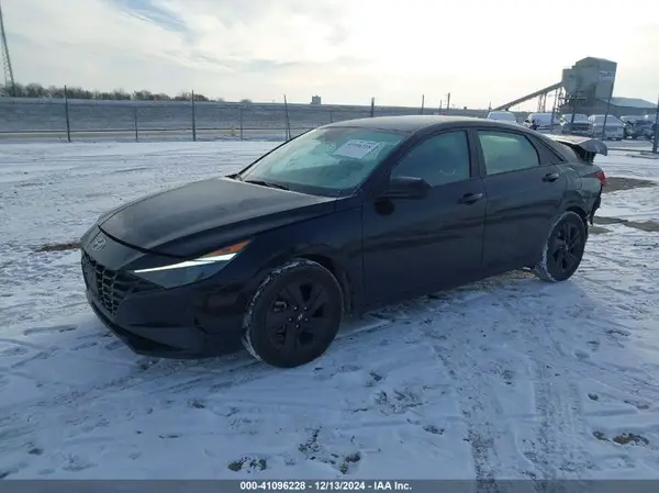 KMHLM4AG3PU455816 2023 HYUNDAI ELANTRA - Image 2