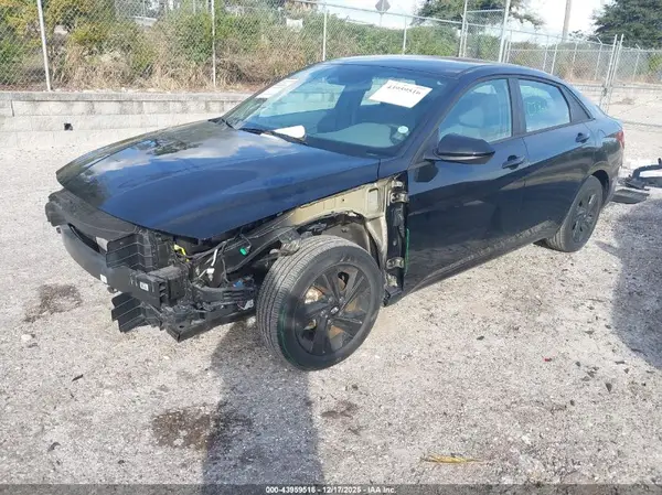 KMHLM4AG3PU463463 2023 HYUNDAI ELANTRA - Image 2