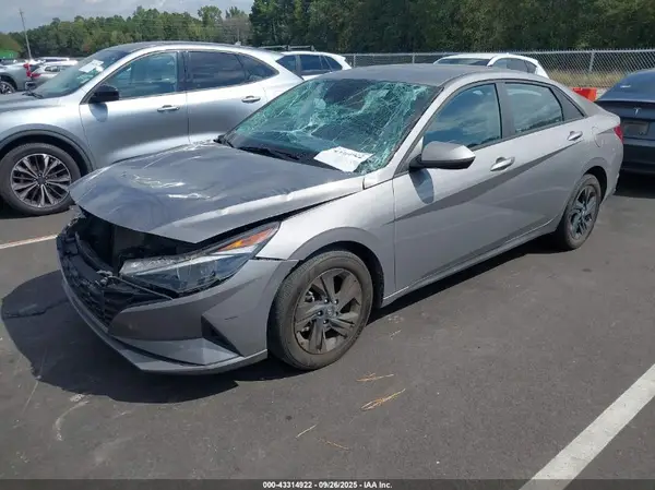 KMHLM4AG3PU465990 2023 HYUNDAI ELANTRA - Image 2