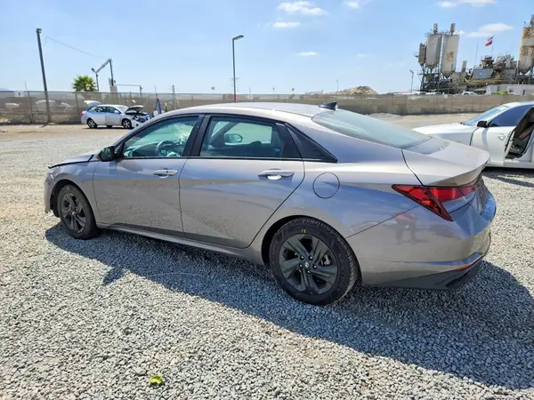 KMHLM4AG3PU489299 2023 HYUNDAI ELANTRA - Image 2