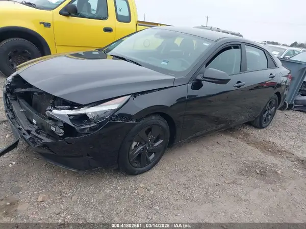 KMHLM4AG3PU502245 2023 HYUNDAI ELANTRA - Image 2
