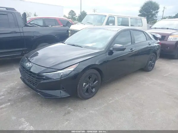 KMHLM4AG3PU503007 2023 HYUNDAI ELANTRA - Image 2