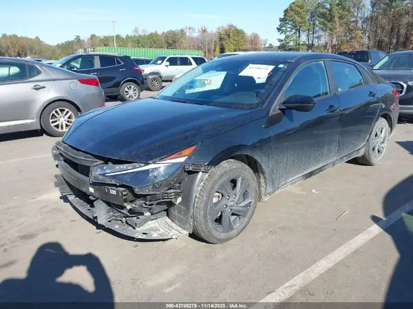 KMHLM4AG3PU503072 2023 HYUNDAI ELANTRA - Image 2