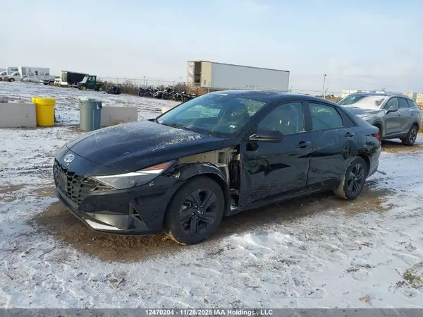 KMHLM4AG3PU507235 2023 HYUNDAI ELANTRA - Image 2