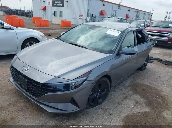 KMHLM4AG3PU511883 2023 HYUNDAI ELANTRA - Image 2
