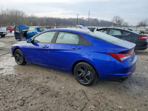 KMHLM4AG3PU525301 2023 HYUNDAI ELANTRA - Image 2