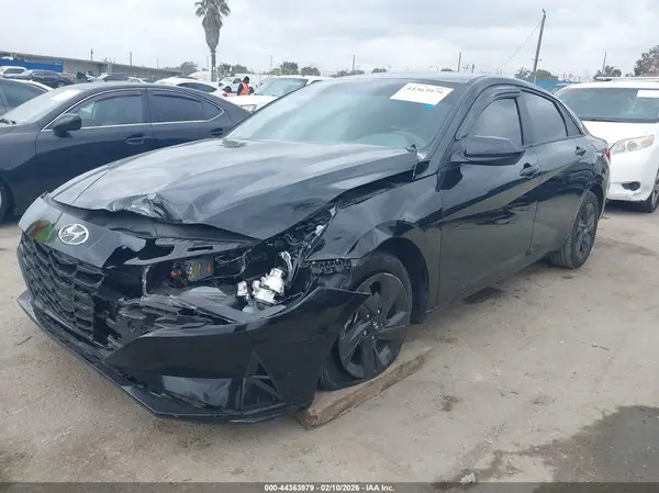 KMHLM4AG3PU530031 2023 HYUNDAI ELANTRA - Image 2